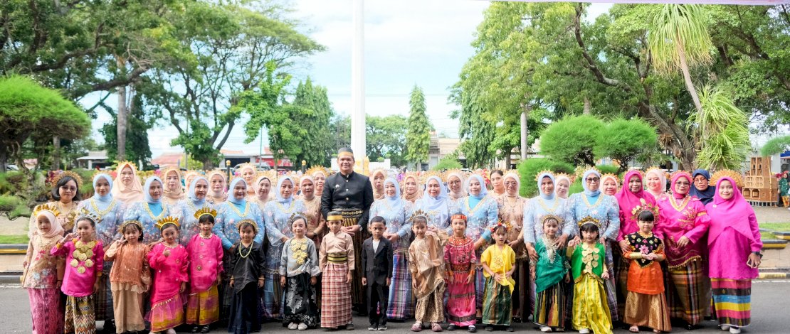 Bupati Bantaeng, Muh Fathul Fauzy Nurdin, menghadiri Upacara Hari Pendidikan Nasional Tahun 2026 yang dilaksanakan di Halaman Kantor Bupati Bantaeng, Sabtu 2 Mei 2026.