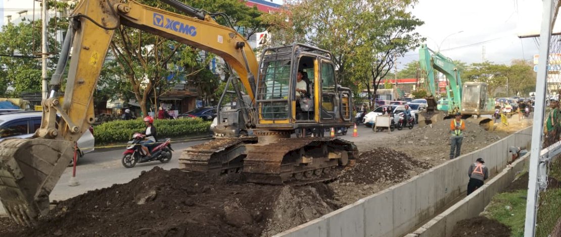 Dengarkan Aspirasi Warga, Pemprov Sulsel Percepat Perbaikan Drainase Jalan Aroepala