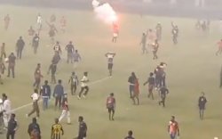 Ricuh! Persipura Gagal Promosi, Fans Mutiara Hitam Turun ke Lapangan