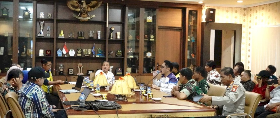 Rapat penentuan luas tanam dan Musim Tanam (MT) II Tahun 2026 yang dipimpin langsung oleh Bupati Jeneponto, Paris Yasir, di Ruang Rapat Bupati Jeneponto, Jumat, 8 Mei 2026.