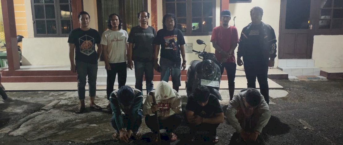 Belum genap 24 jam, Tim Opsnal III Reskrim Polsek Tanete Riattang Polres Bone berhasil mengamankan empat terduga pelaku tindak pidana pencurian sepeda motor yang terjadi di Jalan Veteran, Kelurahan Bukaka, Kecamatan Tanete Riattang, Kabupaten Bone, Sabtu, 9 Mei 2026.
