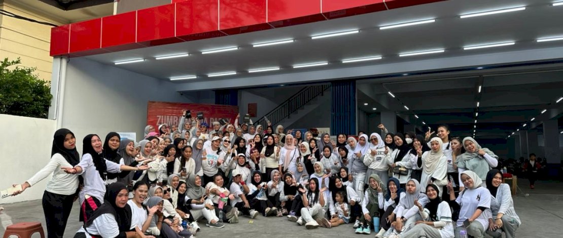 CitraCosmetic and Swalayan Sawerigading sukses menggelar event olahraga bertajuk Zumba Party yang berlangsung meriah dan dipenuhi antusiasme masyarakat.