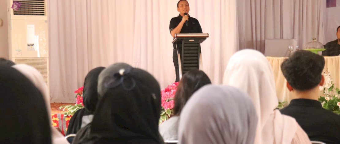 Bupati Luwu Timur, Irwan Bachri Syam, resmi melepas 79 peserta program Mandalish (Mandarin-English) Luwu Timur Juara 2026 Batch 1, yang berlangsung di Aula Dinas Pendidikan dan Kebudayaan, Minggu, 10 Mei 2026.