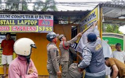 Sentuhan Humanis: 20 Pedagang di Tamalanrea Bongkar Lapak Sendiri Demi Ketertiban Umum