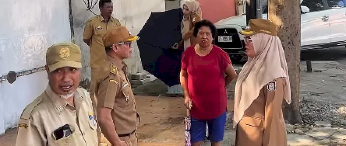 Cegah Genangan dan Tata Kawasan, Pemerintah Kecamatan Ujung Pandang Tertibkan Lapak di Atas Drainase
