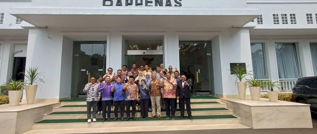 Jaringan Geopark Indonesia (JGI) terus memperkuat langkah strategis dalam mendorong pengembangan geopark di Indonesia melalui rangkaian safari audiensi ke sejumlah kementerian, lembaga nasional, hingga UNESCO Jakarta pada 6&ndash;8 Mei 2026.