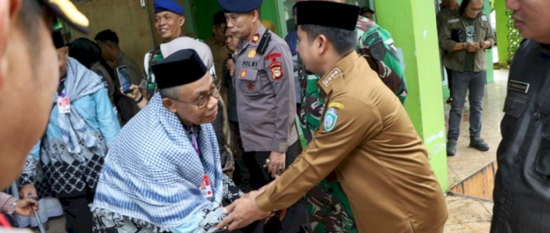 Wali Kota Parepare, Tasming Hamid, dalam Prosesi pelepasan jamaah haji tahun 1447 Hijriah/2026, Islamic Center Kota Parepare (Istimewa)