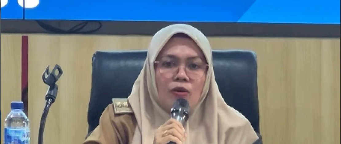 Camat Ujung Pandang Nanin Sudiar, AP