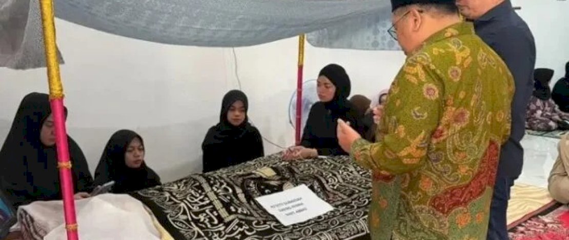 Mohammad Firdaus Daeng Manye menunjukkan kepeduliannya dengan melayat langsung ke rumah duka almarhumah Hj. Subaedah Abbas, Kamis (21/5/2026), di Kabupaten Gowa.