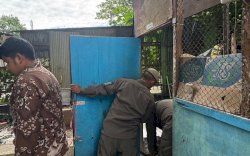 Kecamatan Ujung Pandang Bersih-Bersih Fasum, Lapak Liar yang Berdiri Puluhan Tahun Dibongkar