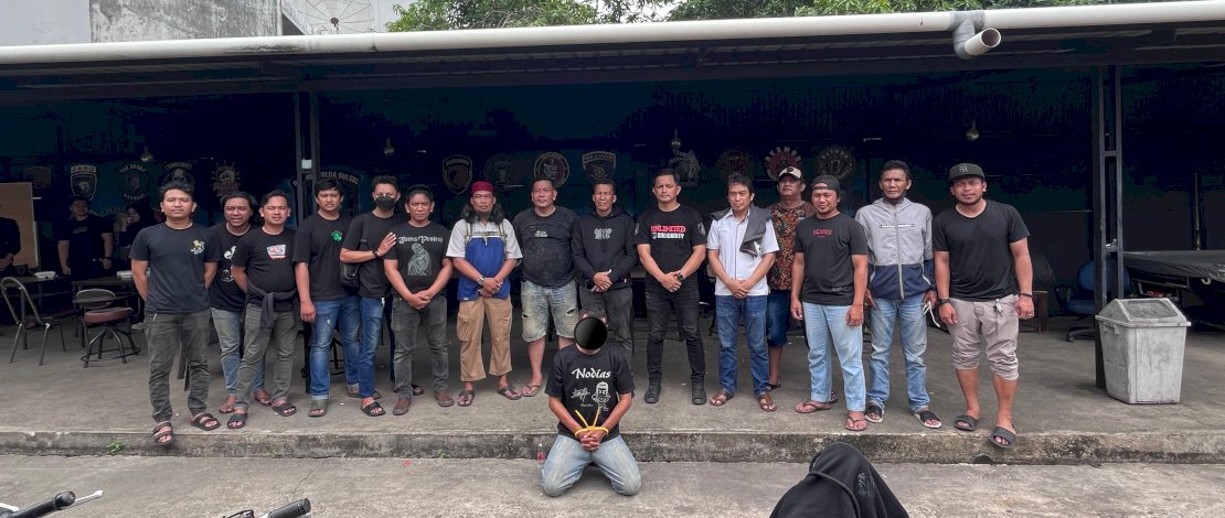 Polisi menangkap EB, pelaku pembunuhan perempuan asal Selayar yang ditemukan tewas di kamar penginapan.