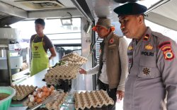 Banjir Rendam Desa Beringin Jaya, Pemkab Luwu Utara dan Brimob Dirikan Posko Darurat dan Dapur Umum