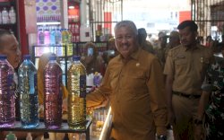 Antisipasi Kenaikan Harga Jelang Iduladha, Bupati Pinrang Turun Langsung Pimpin Operasi Pasar