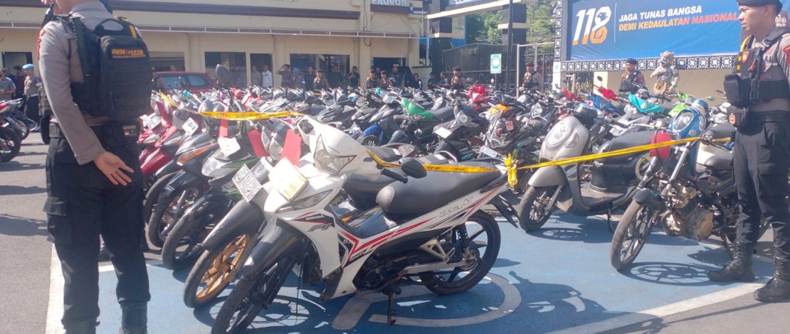 Kapolda Sulsel Tegaskan Komitmen Berantas Kriminalitas, Puluhan Barang Bukti Dikembalikan ke Warga