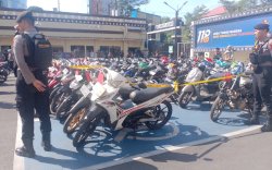 Kapolda Sulsel Tegaskan Komitmen Berantas Kriminalitas, Puluhan Barang Bukti Dikembalikan ke Warga