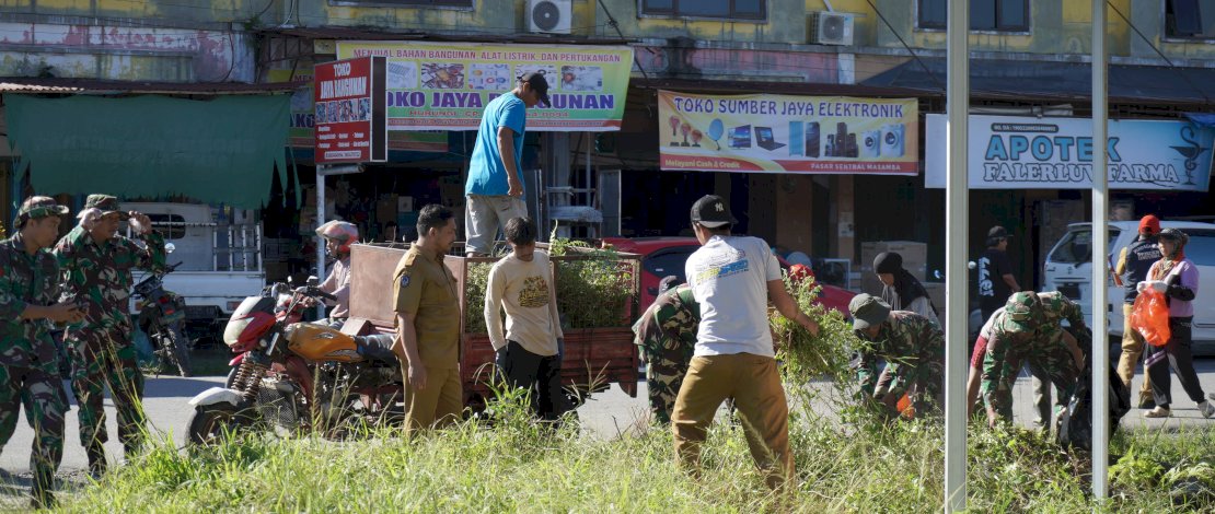 Pemerintah Kabupaten Luwu Utara bersama unsur TNI dan Polri menggelar aksi gotong royong massal melalui kegiatan Karya Bakti dalam rangka memperingati Hari Ulang Tahun (HUT) ke-69 Kodam XIV/Hasanuddin.