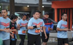 Wali Kota Makassar Ikut Finish Bersama Ribuan Runners 10K Telkomsel MHM 2026