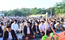 Bupati dan Wakil Bupati Takalar Salat Idul Adha Bersama Masyarakat di Lapangan HM. Daeng Sibali