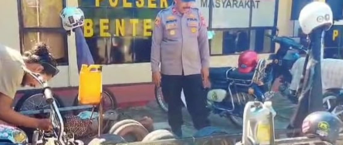 Kepedulian terhadap peserta Celebes Scooter Party (CSP) XIX Tahun 2026 ditunjukkan oleh Polsek Benteng dengan membuka fasilitas kantor sebagai tempat menginap bagi para skuteris yang tidak mendapatkan penginapan selama mengikuti event nasional tersebut.