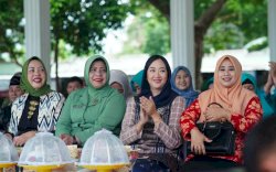 Ketua TP PKK Gunya Paramasukhaputri Hadiri Puncak Peringatan Hari Lansia Nasional Tingkat Kabupaten Bantaeng 
