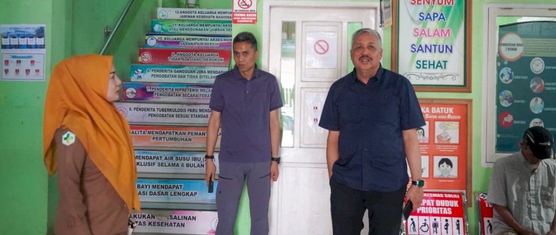 Bupati Pinrang, A Irwan Hamid, melakukan inspeksi mendadak (sidak) di sejumlah Pusat Kesehatan Masyarakat (Puskesmas) dan unit layanan publik, Selasa, 9 Juni 2026.
