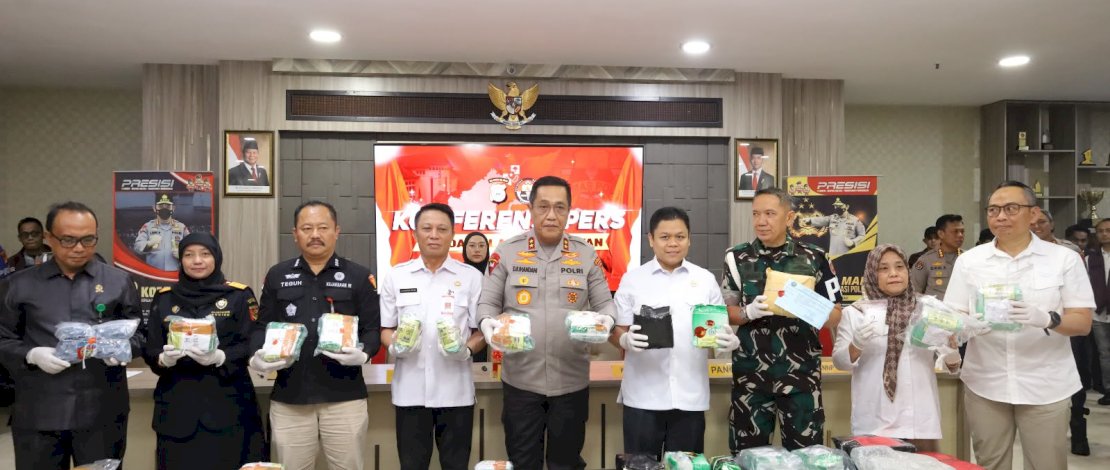 Konferensi Pers yang dirangkaikan dengan kegiatan pemusnahan barang bukti narkotika hasil pengungkapan tindak pidana narkoba periode Januari hingga Juni Tahun 2026, yang berlangsung di Mapolda Sulsel, Rabu, 10 Juni 2026.