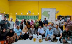 Pantau Distribusi Beras Bantuan, Pimwil BULOG Sulselbar Temui Langsung Penerima Manfaat di Desa Amassangang