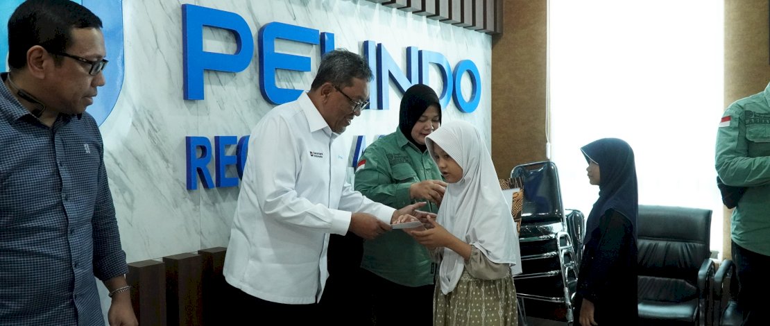 Di sela kunjungan kerjanya ke Samarinda, Direktur Operasi PT Pelabuhan Indonesia (Persero) atau Pelindo, Prasetyadi, berbagi kebahagiaan bersama anak-anak Panti Asuhan Muslim Aisyiyah Al Walidaturrahmah pada Rabu, 3 Juni 2026 lalu.