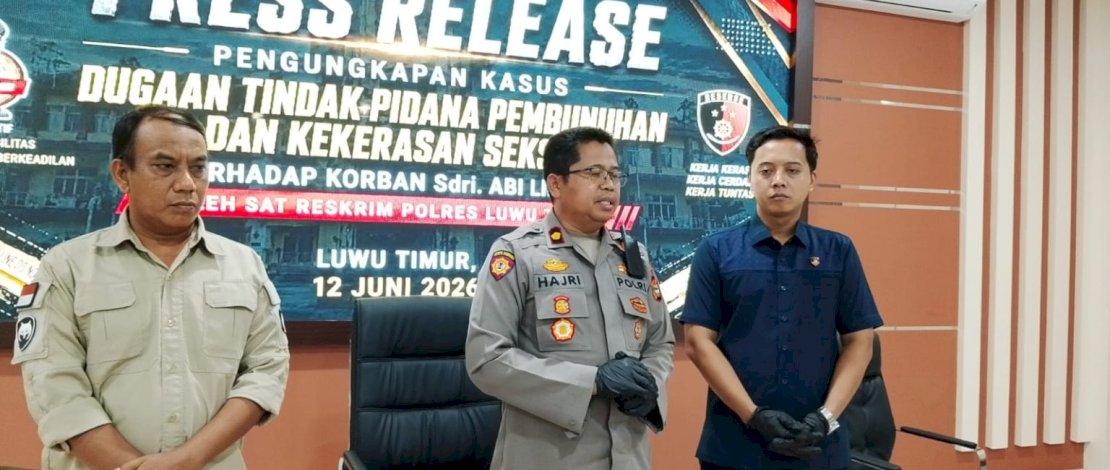 Kasat Reskrim Polres Luwu Timur, AKP Jodi Dharma, saat Konferensi pers terkait pembunuhan seorang petugas kebersihan, Jumat, 12 Juni 2026.