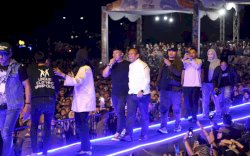 Pecah dan Mengguncang Malili, Repvblik Band Bakar Semangat Ribuan Warga Luwu Timur 