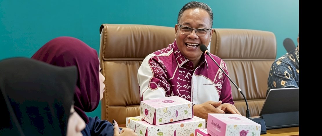Suasana pertemuan Bappeda Kota Makassar bersama akademisi Universitas Hasanuddin dan Politeknik STIA LAN Makassar, 2 Mei 2026, membahas pengembangan ekonomi kreatif dan UMKM lokal.