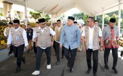 Bersama Menhaj RI, Wali Kota Munafri Sambut Jemaah Haji Kloter 17 Debarkasi Makassar 