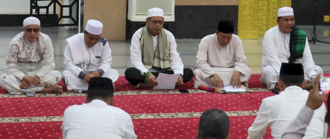Doa dan dzikir bersama menyambut Tahun Baru 1448 Hijriah, yang digelar di Masjid Agung Al-Munawwir, Senin, 15 Juni 2026.