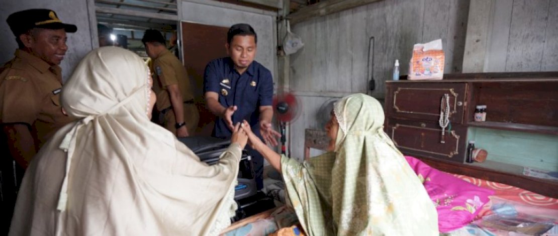 Bukan Sekadar Nasi, Ini Wujud Kehadiran Negara: Wali Kota Parepare Jemput Bola Salurkan Rastra dan Kursi Roda