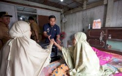 Bukan Sekadar Nasi, Ini Wujud Kehadiran Negara: Wali Kota Parepare Jemput Bola Salurkan Rastra dan Kursi Roda