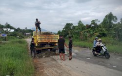 Kewenangan Pusat, Pemkab Luwu Timur Tetap Respon Cepat Aduan Jalan Rusak Ussu-Batas Kota Malili