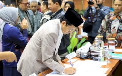 DPR Setujui Tambahan Anggaran Kemenag 2027 Rp41,8 Triliun untuk Pendidikan dan Guru