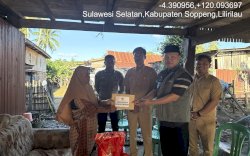 Gubernur Sulsel Salurkan Bantuan Kemanusiaan untuk Keluarga Korban Terseret Arus Sungai di Soppeng
