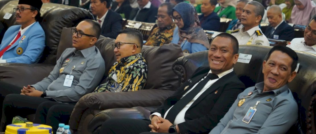 Bupati Luwu Timur, Irwan Bachri Syam, saat menghadiri Rapat Senat Terbuka Luar Biasa dalam rangka memperingati Milad ke-72 UMI, di Auditorium Al Jibra, Kampus II UMI, Kota Makassar, pada Selasa, 23 Juni 2026.
