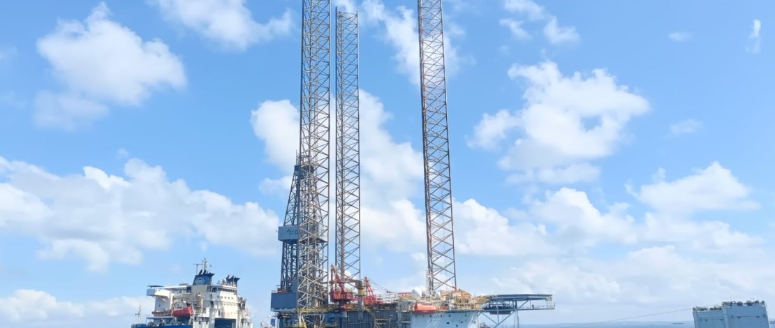 PT Pelindo jasa Maritim (PJM) melaksanakan kegiatan rig lepas pantai yang telah menyelesaikan operasinya di perairan Balikpapan.