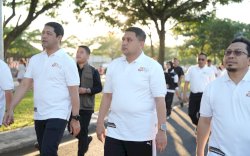 Munafri Lepas Peserta Jalan Sehat dan Meriahkan Car Free Day HUT Bhayangkara ke-80 di Makassar