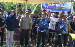 Bupati Luwu Timur Buka Balap Ojek Gabah, Jadi Hiburan Warga Usai Panen