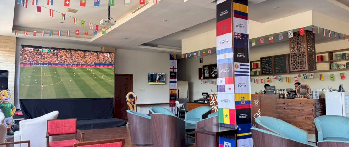 Four Points by Sheraton Makassar mengundang para pecinta sepak bola untuk merasakan kemeriahan FIFA World Cup melalui program spesial Marriott Bonvoy Visa FIFA World Cup Viewing Experience yang akan berlangsung di Best Brews 24 Jam.
