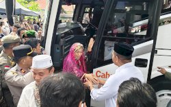 Disambut Bupati, 321 Jemaah Haji Bantaeng Kembali dengan Selamat