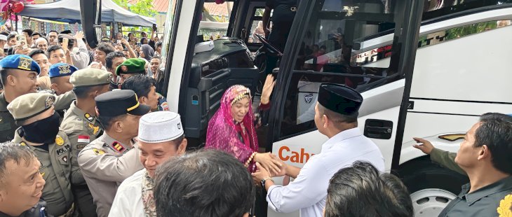 Disambut Bupati, 321 Jemaah Haji Bantaeng Kembali dengan Selamat