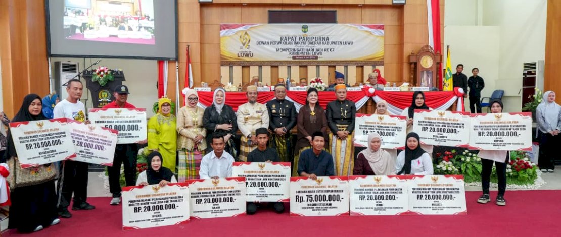 Hari Jadi Kabupaten Luwu ke-67, Gubernur Sulsel Serahkan Bantuan Keuangan Rp10 Miliar