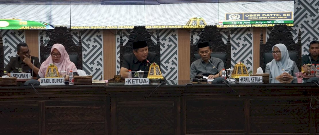 Rapat Paripurna DPRD Luwu Timur terkait penyampaian Jawaban Bupati atas Pemandangan Umum Fraksi-fraksi Terhadap Rancangan Peraturan Daerah (Ranperda) Tentang Pertanggungjawaban Pelaksanaan APBD Tahun Anggaran 2025, di Ruang Rapat Paripurna DPRD, Senin, 6 Juli 2027.