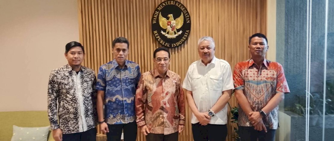 Bupati Pinrang, Irwan Hamid, melakukan audiensi dengan Wakil Menteri Kesehatan RI, Benjamin Paulus Octavianus, di Jakarta, Rabu, 8 Juli 2026.