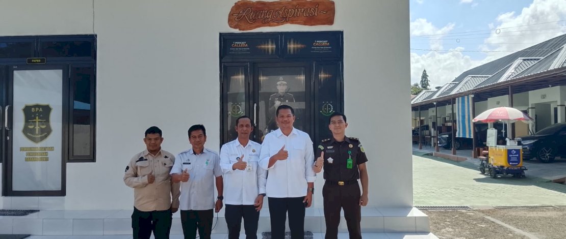 Pemerintah Kabupaten Bantaeng bersama Kejaksaan Negeri Bantaeng resmi meluncurkan kolaborasi perdana melalui kanal komunikasi publik yang lebih segar, interaktif dan informatif dengan menghadirkan podcast CALLEDA (Cerita Apa Saja di Daerah Bersama Jaksa).