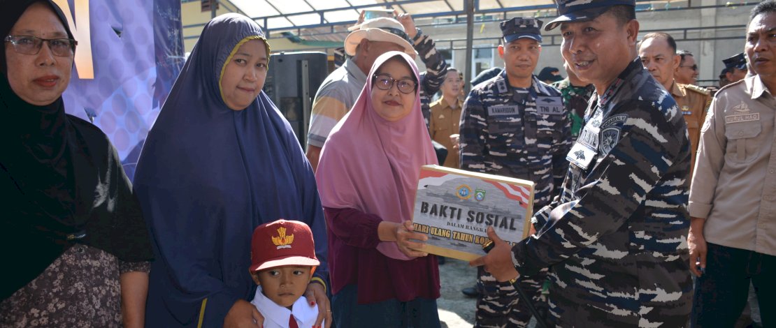 HUT KodaeralVI Tahun 2026, TNI AL Kodaeral VI Gelar Bakti Sosial dan Kesehatan di Pangkep
